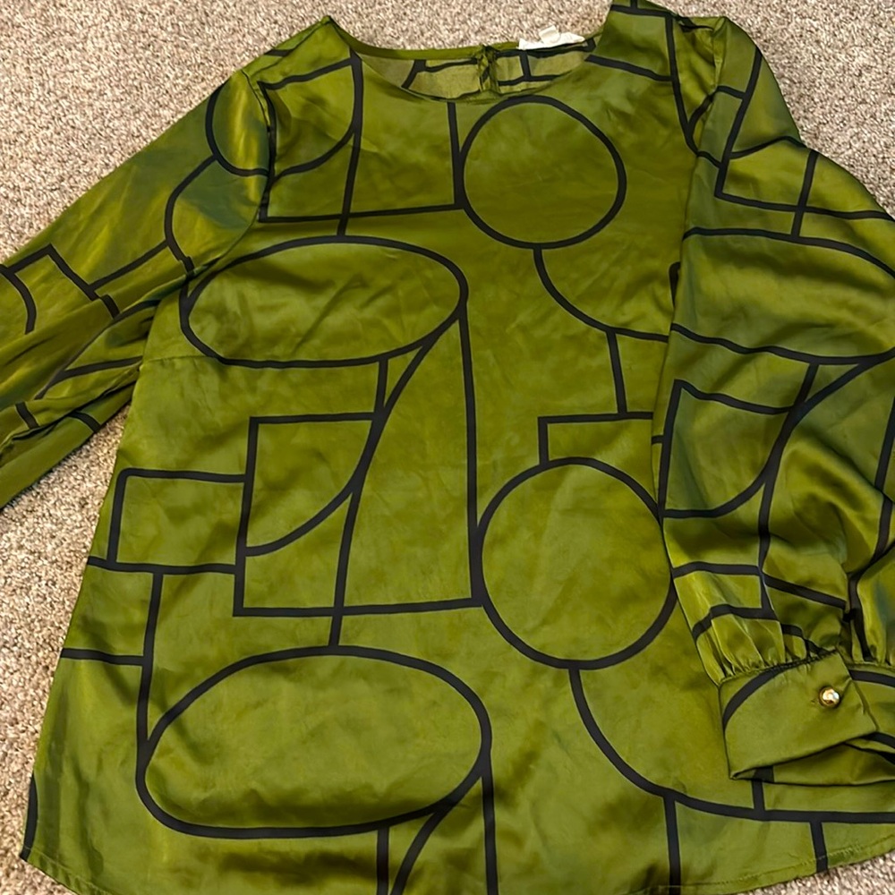 Abstract satin dress shirt w/ cuffed sleeves